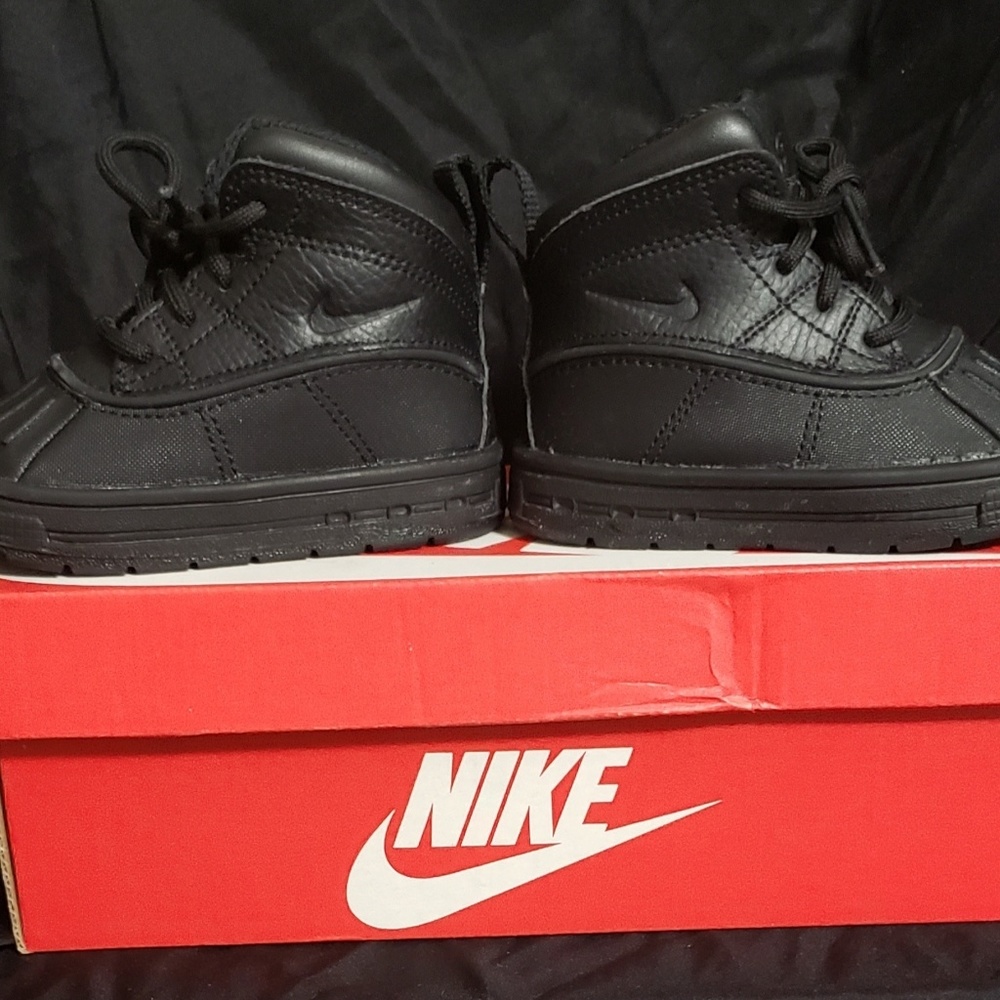 ACG Toddler 5c  Nike boots